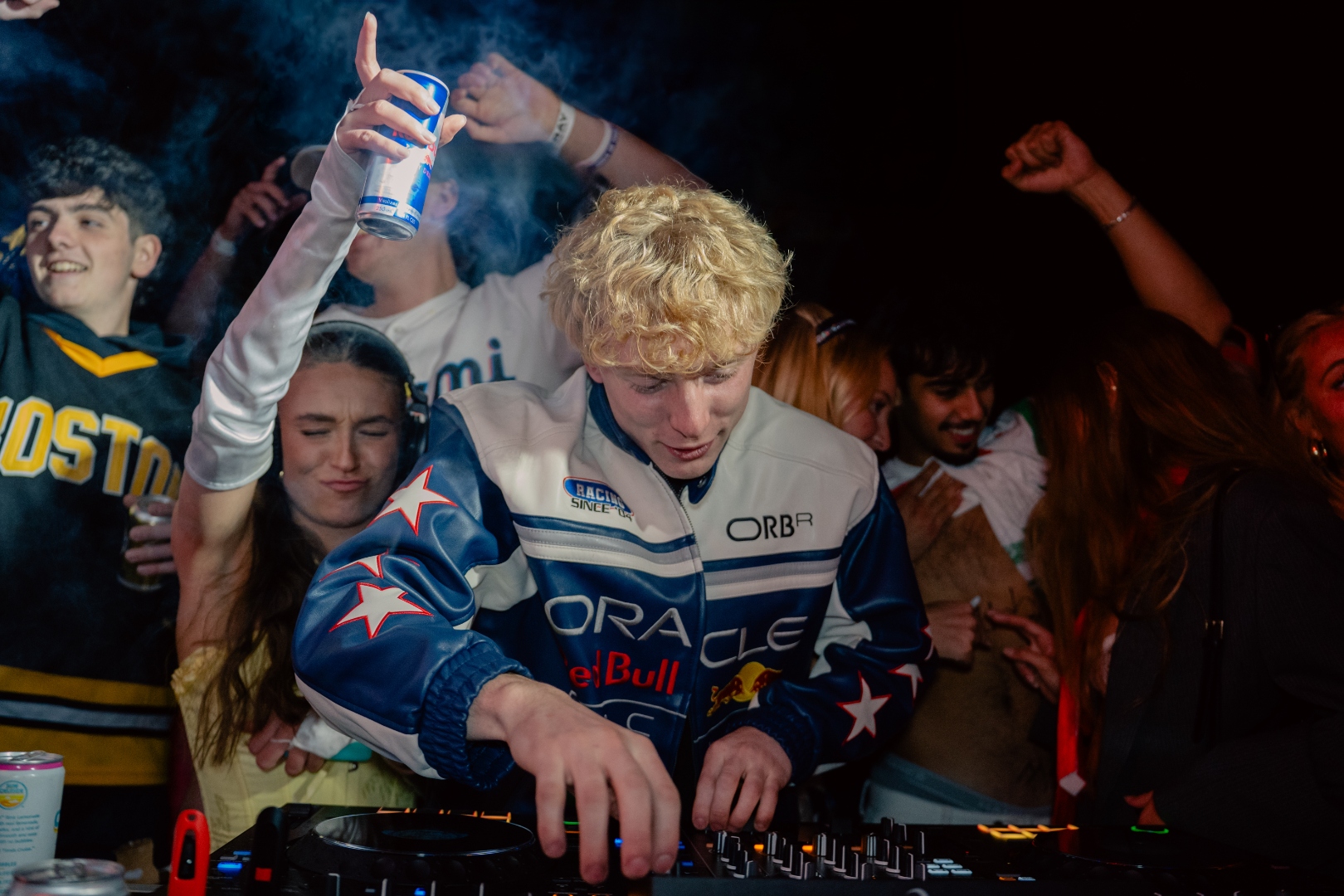 DJ Bray performing